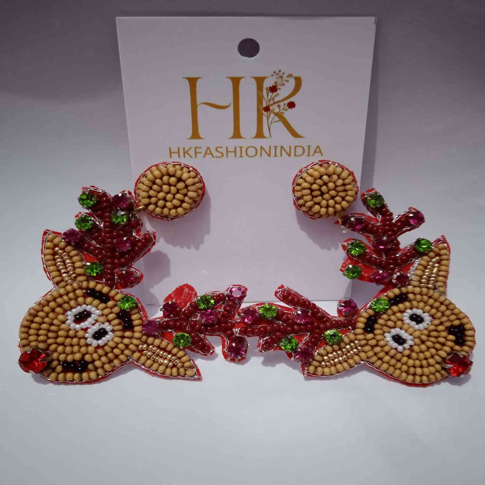 Title: Reindeer Head Holiday Beaded Earrings