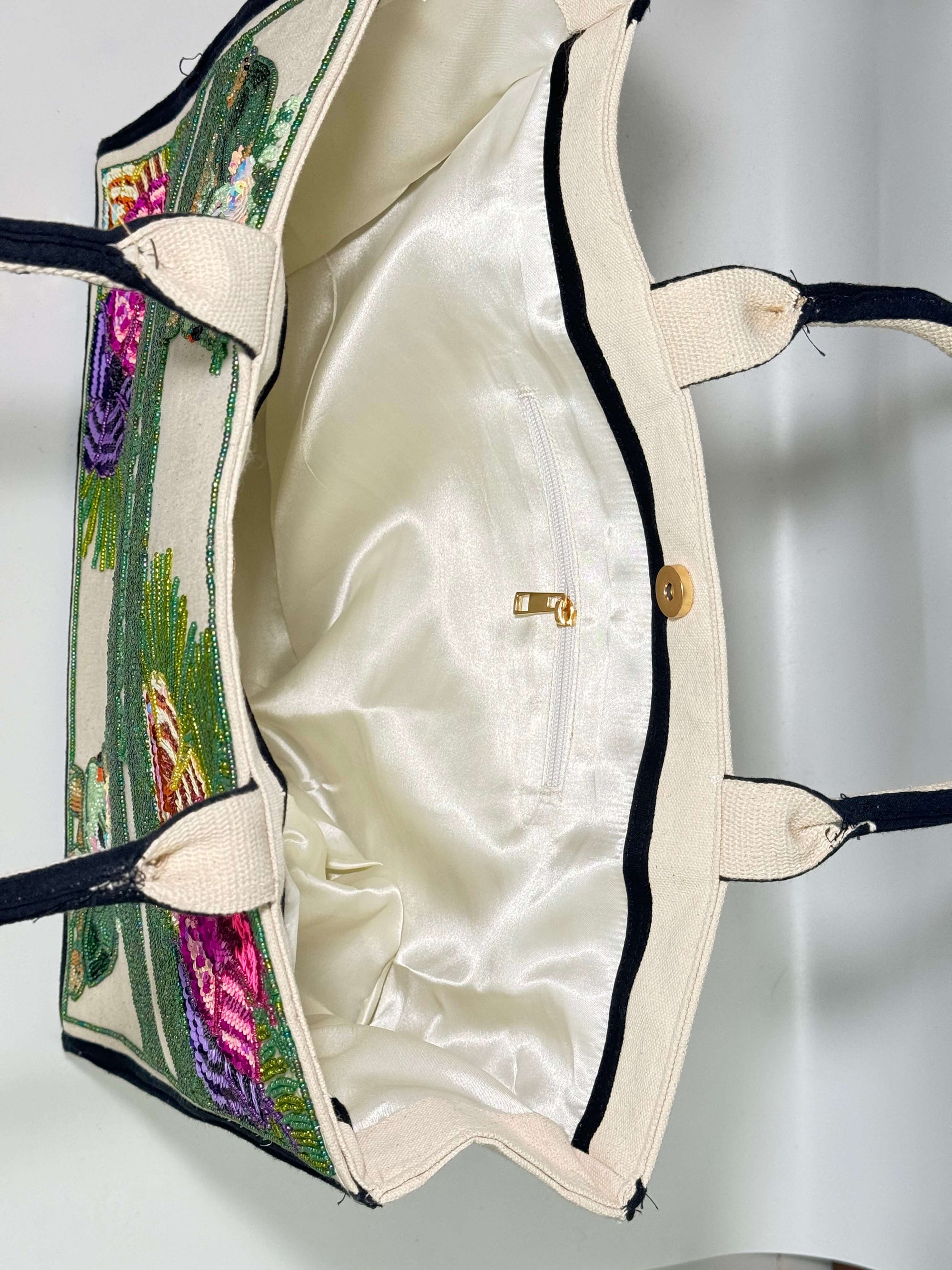 Jillian Personalized Sea Turtle Tote Bag - Carry Your Style with Coastal Elegance