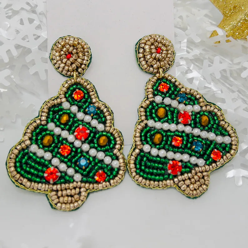 Elegant Green & Gold Christmas Tree Beaded Earrings - Festive Holiday Jewelry for a Stylish Season